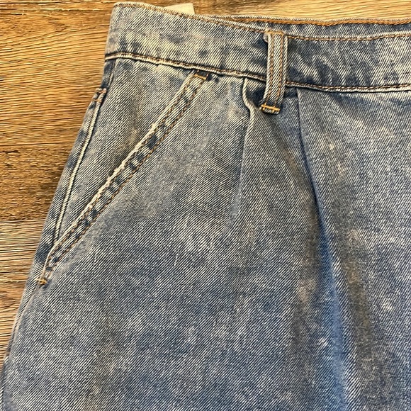 NWOT AE Denim Mom Shorts - Picture 2 of 6